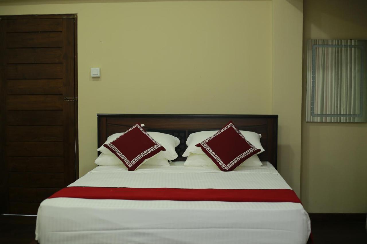 Shanthi Villa Resort 아누라다푸라 외부 사진